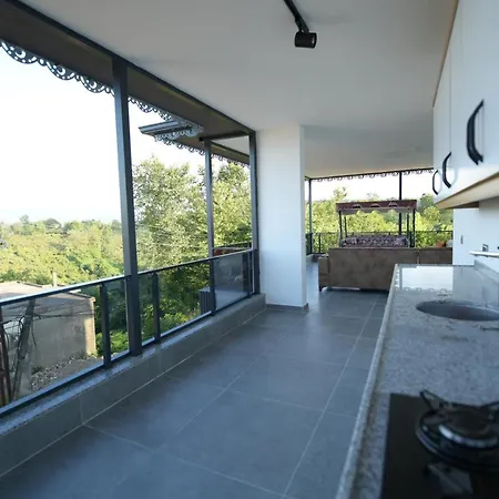 Konakoenue Center 1 Villa Trebizonda