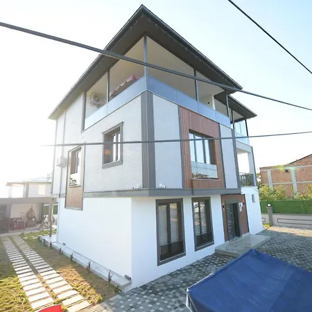 Konakoenue Center 1 Villa