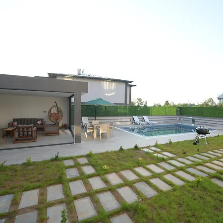 Villa Konakoenue Center 1 *