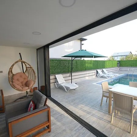 Konakoenue Center 1 *