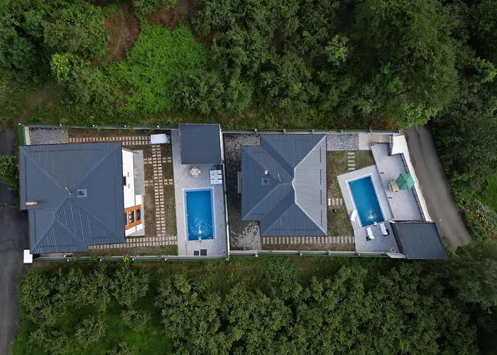 Konakoenue Center 1 Villa