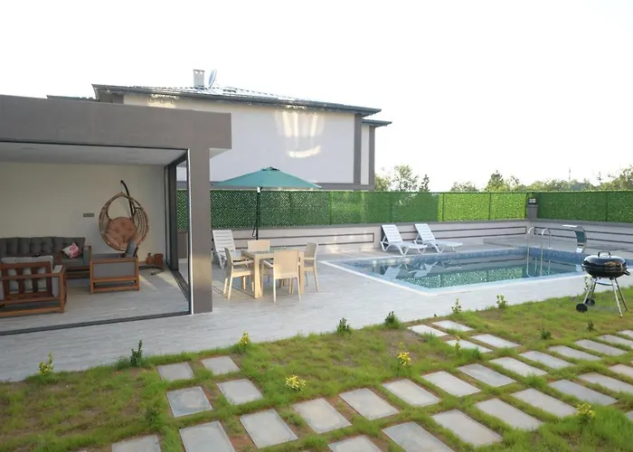 Konakoenue Center 1 *